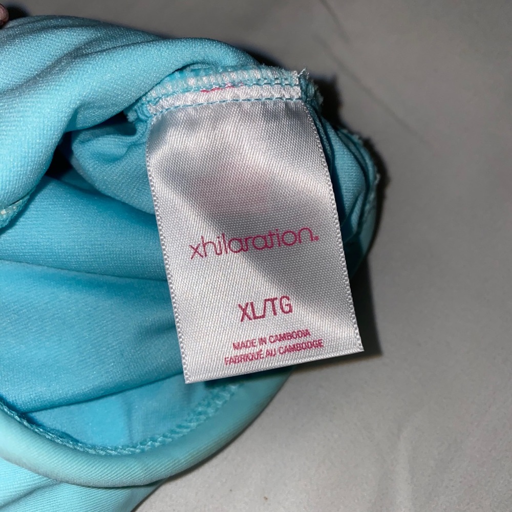 Bikini - Picture 3 of 4